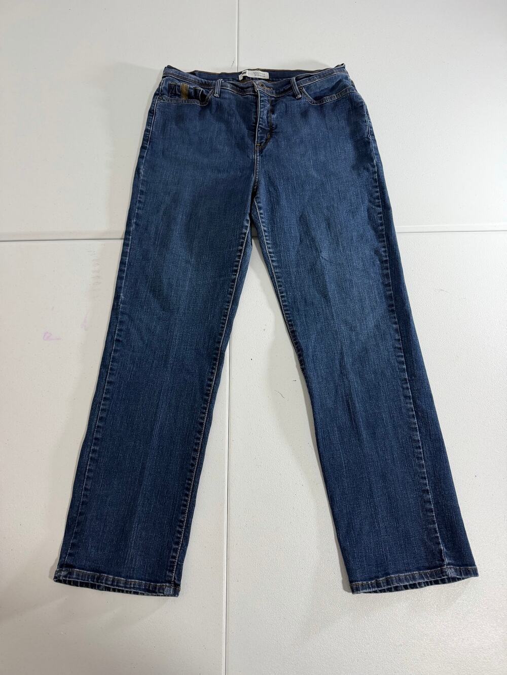 Levi’s 512 Perfectly Slimming Straight Leg Jeans Women’s 32x30 Dark Wash